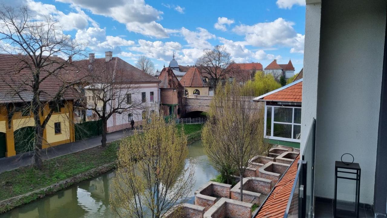 Viktoria Apartman Gyula Exterior foto