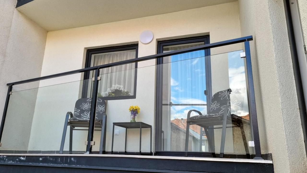 Viktoria Apartman Gyula Exterior foto