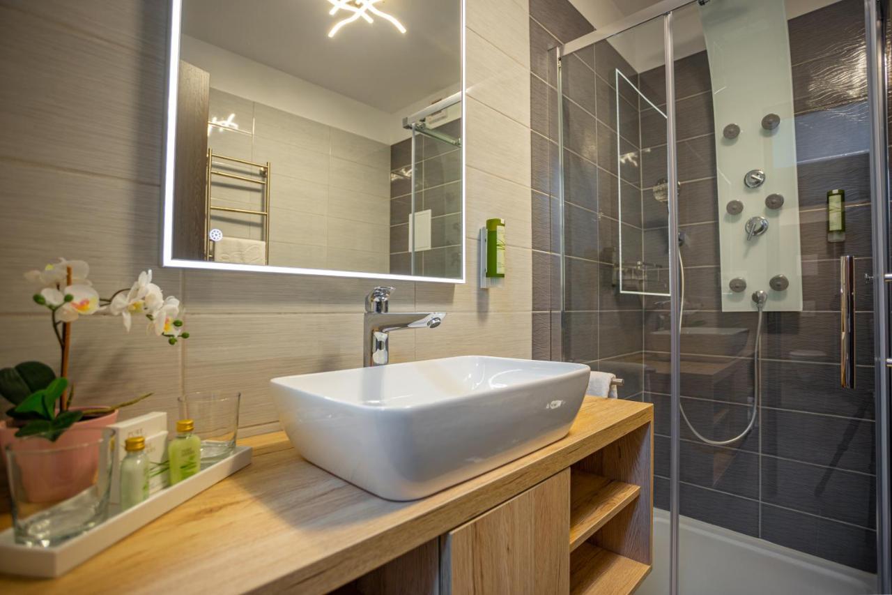 Viktoria Apartman Gyula Exterior foto