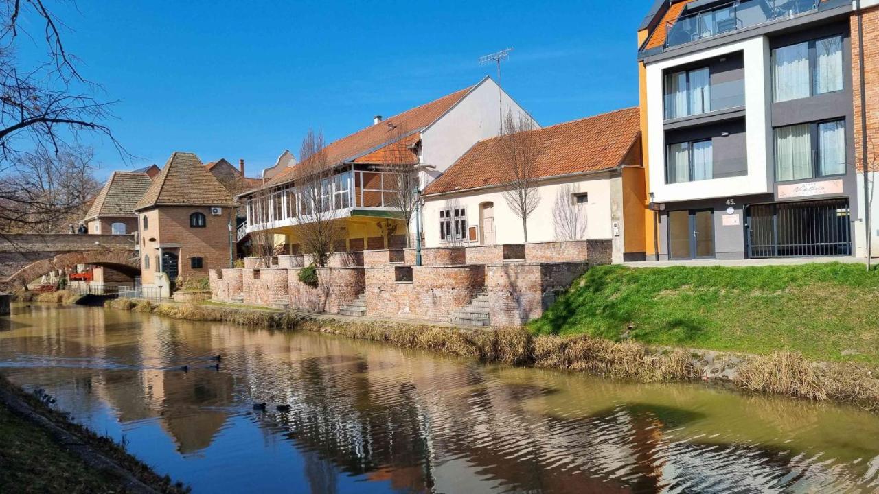 Viktoria Apartman Gyula Exterior foto