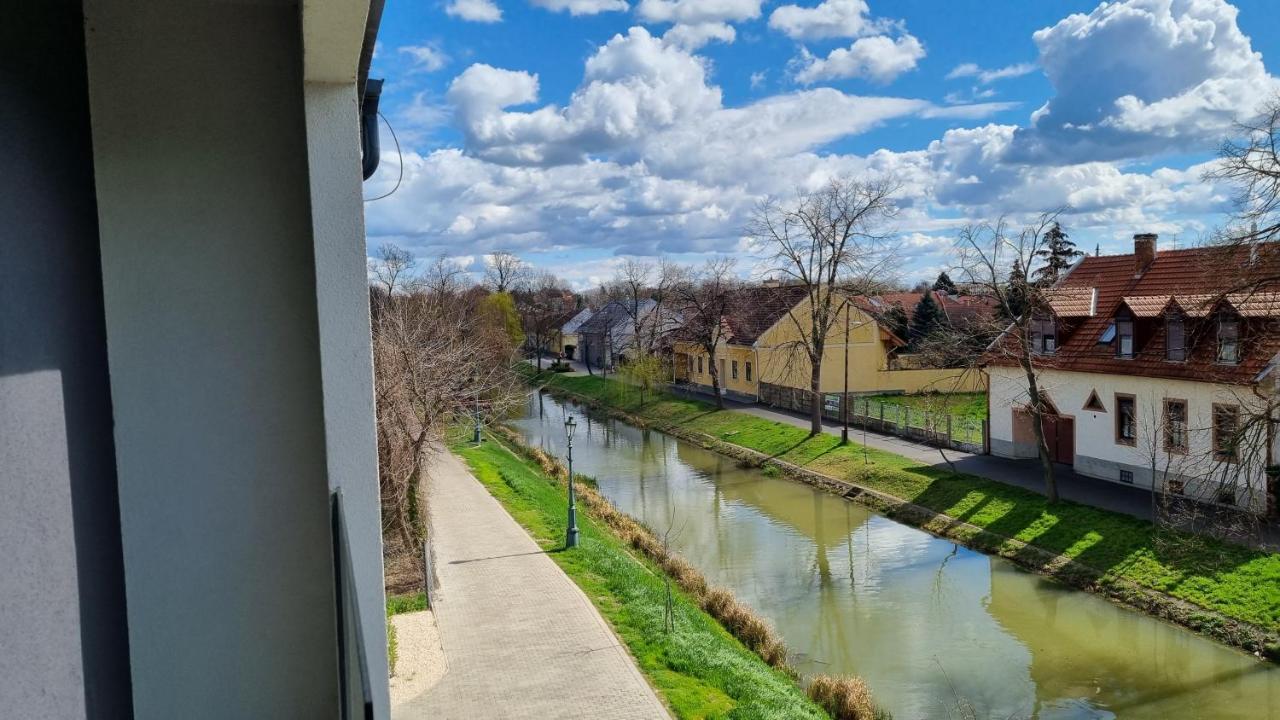 Viktoria Apartman Gyula Exterior foto