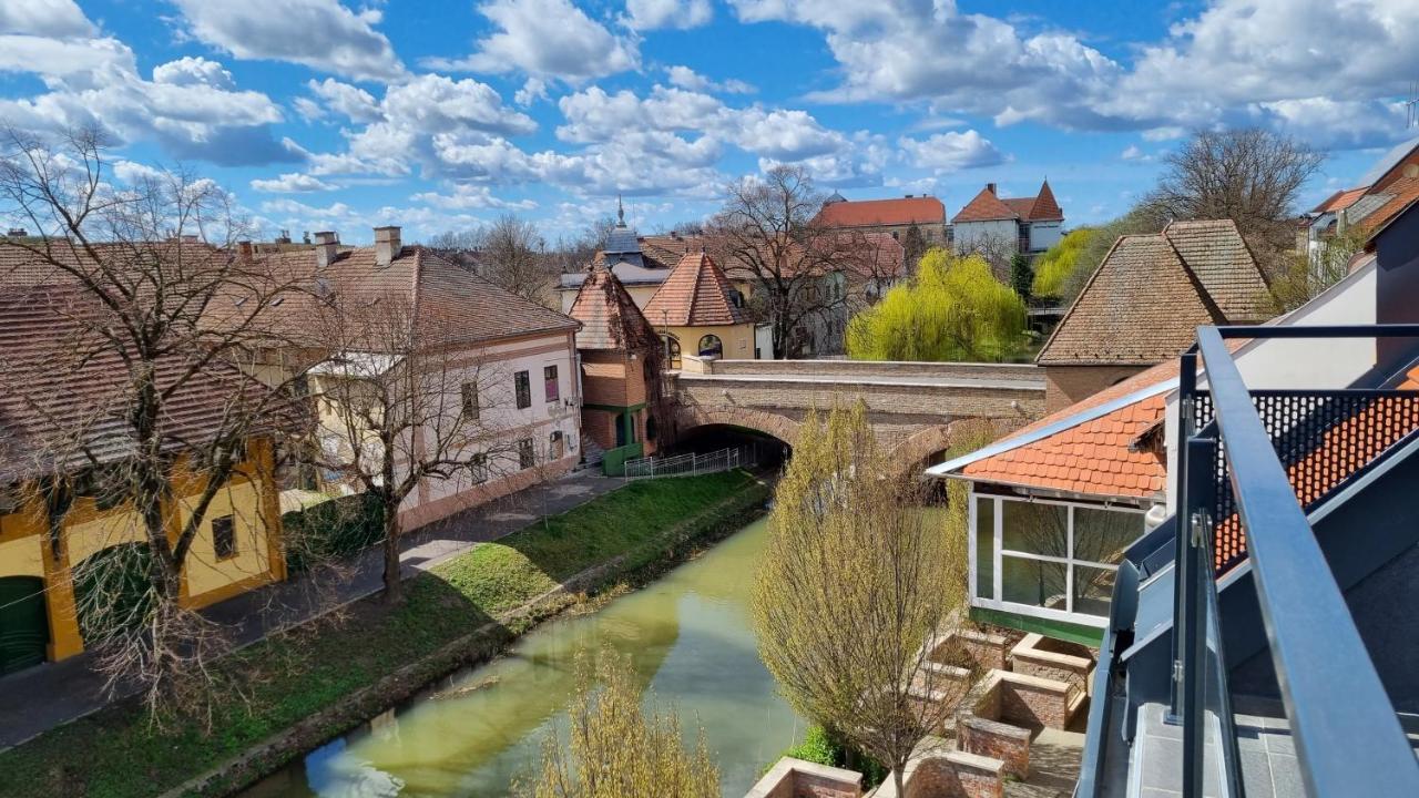 Viktoria Apartman Gyula Exterior foto