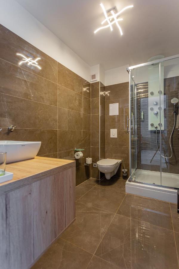 Viktoria Apartman Gyula Exterior foto