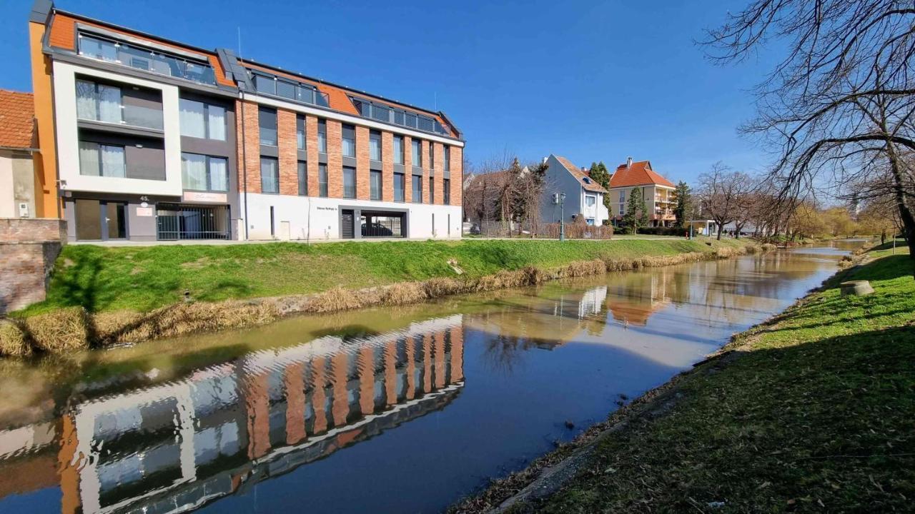 Viktoria Apartman Gyula Exterior foto